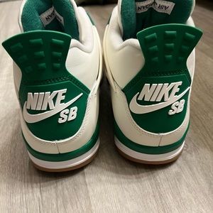 Nike air Jordan 4 SB size 10.5